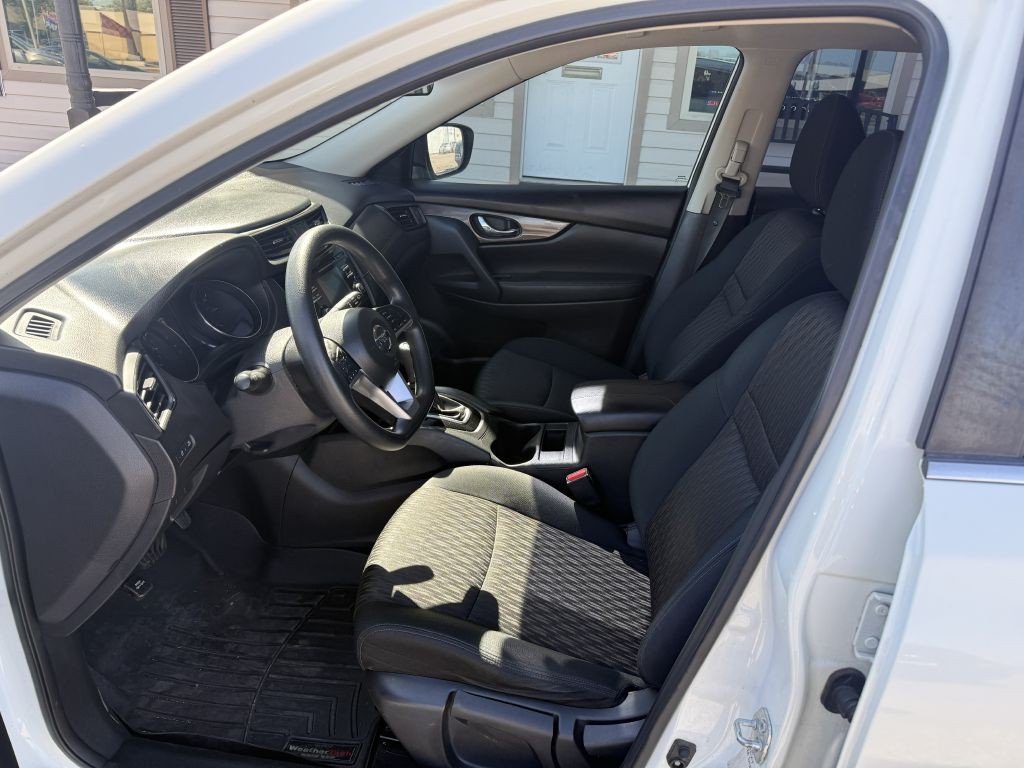 2017 Nissan Rogue Image 4