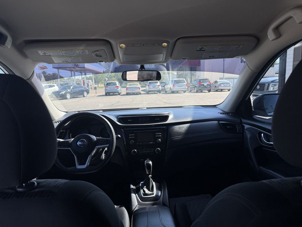 2017 Nissan Rogue Image 5
