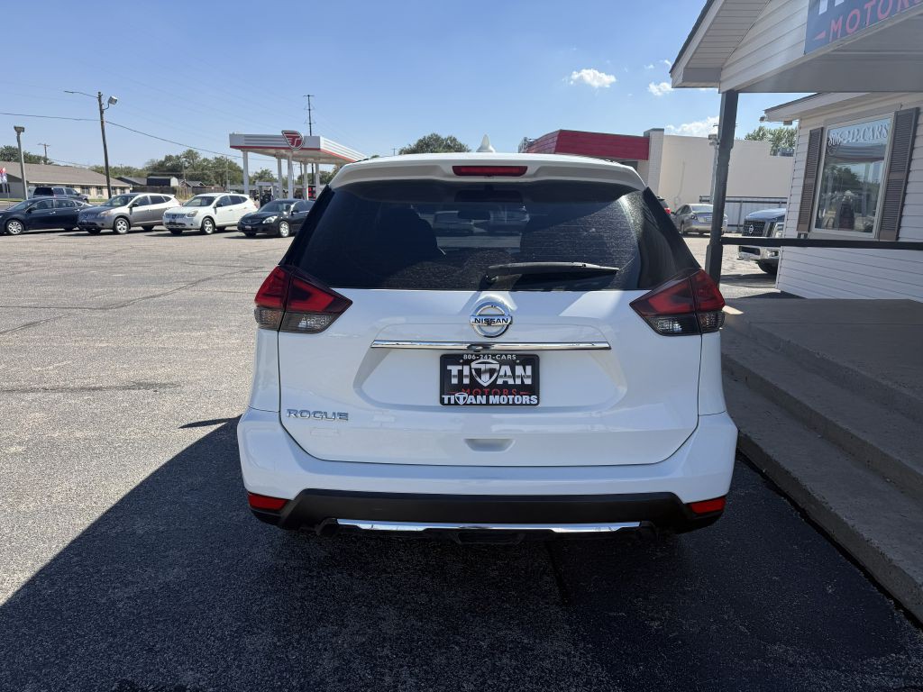 2017 Nissan Rogue Image 8