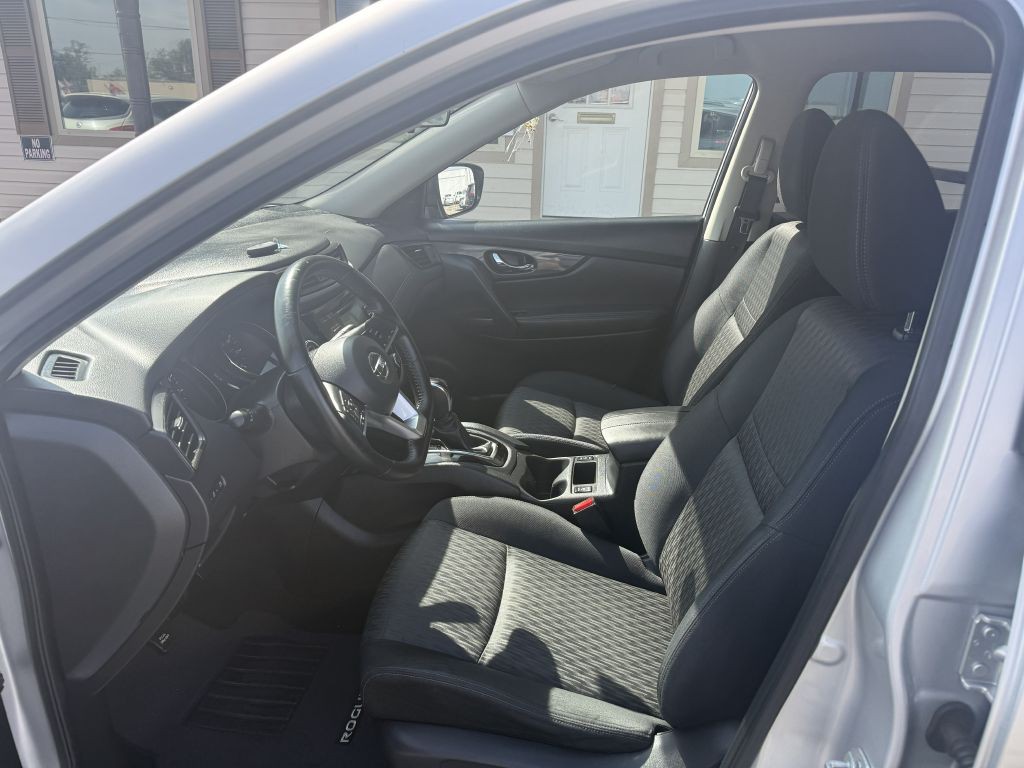 2017 Nissan Rogue Image 4