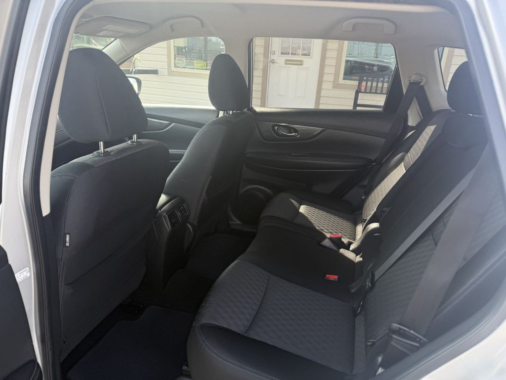 2017 Nissan Rogue Image 6