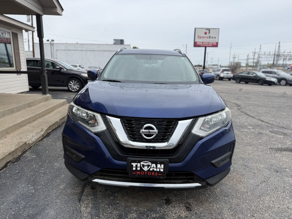 2017 Nissan Rogue Image 2