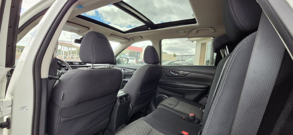 2017 Nissan Rogue Image 9