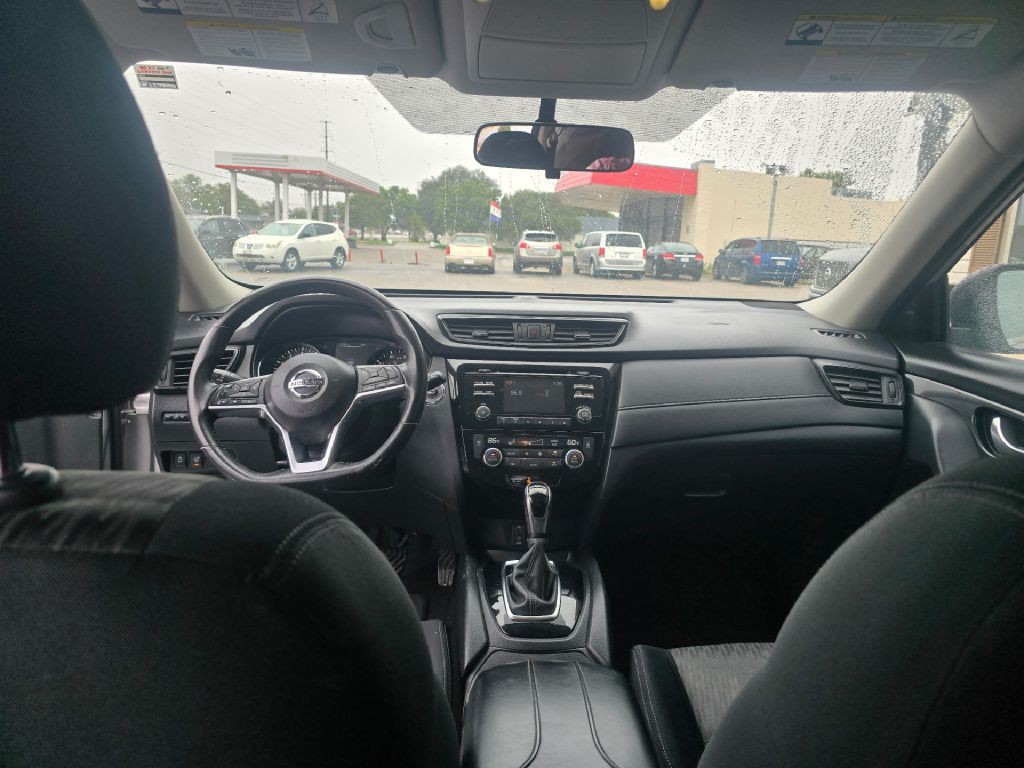 2017 Nissan Rogue Image 5