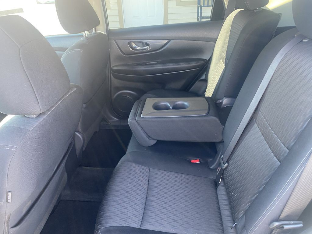 2017 Nissan Rogue Image 6