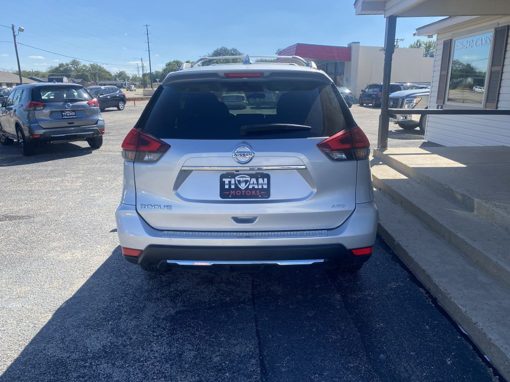 2017 Nissan Rogue Image 8