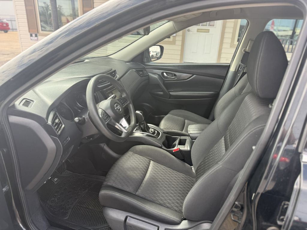 2017 Nissan Rogue Image 4