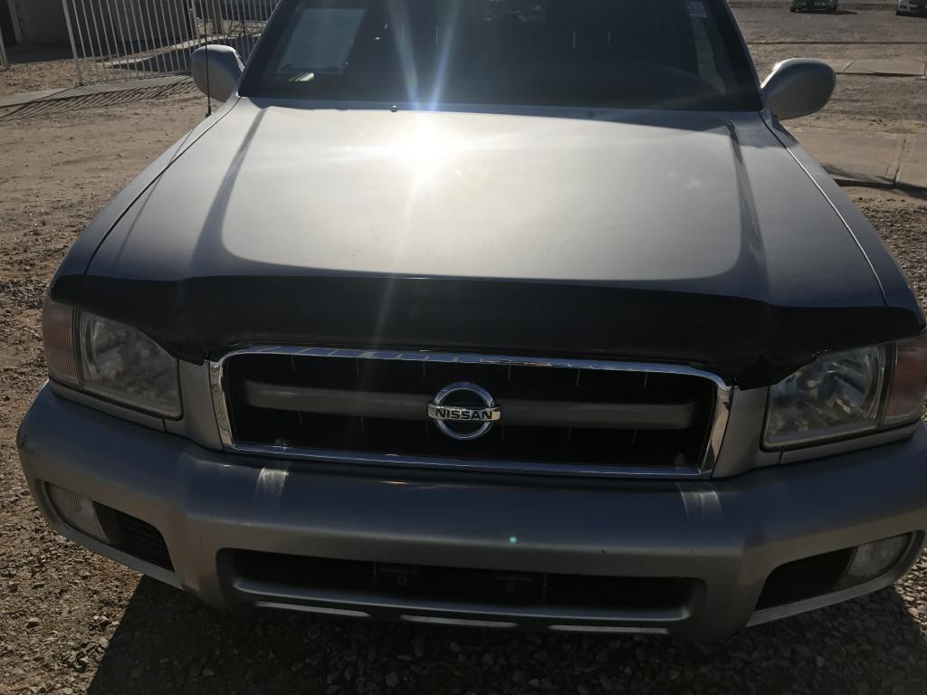 2002 Nissan Pathfinder Image 2