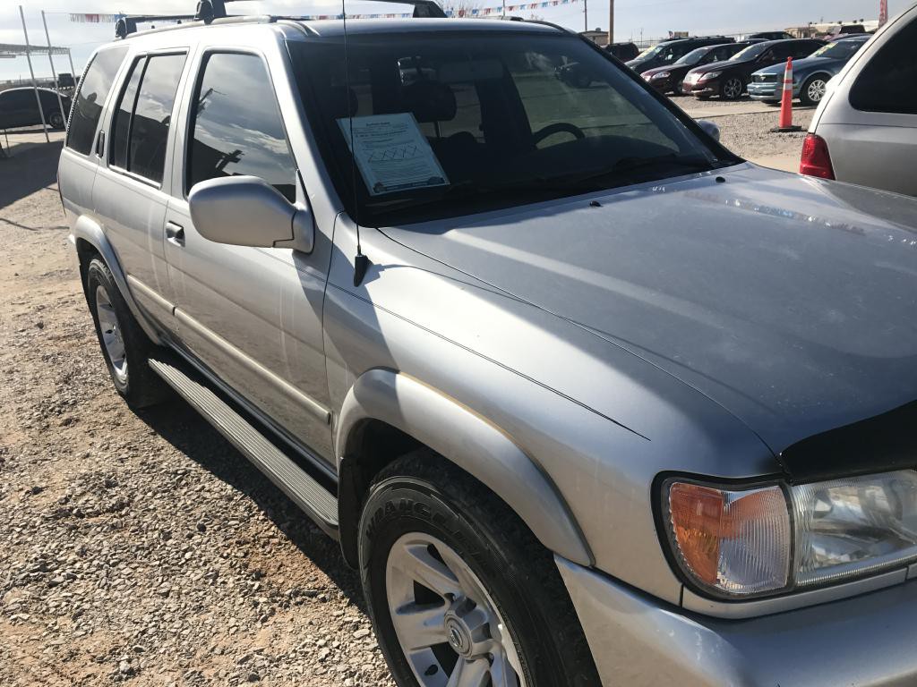 2002 Nissan Pathfinder Image 3