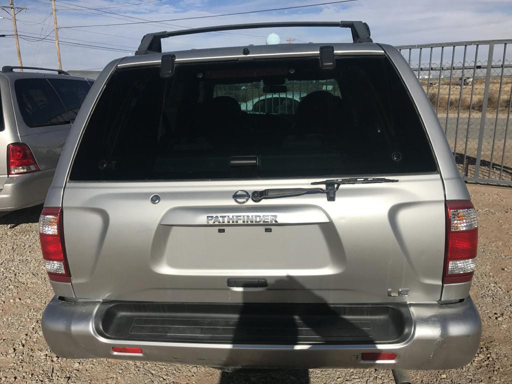 2002 Nissan Pathfinder Image 5