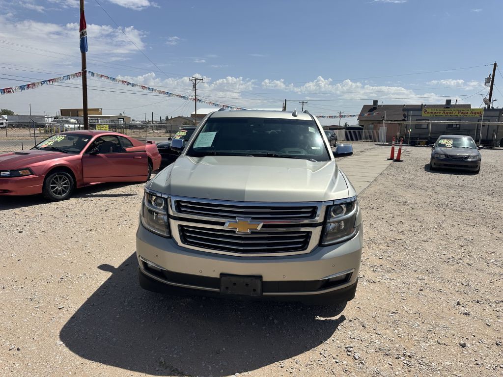 2016 Chevrolet Suburban Image 2