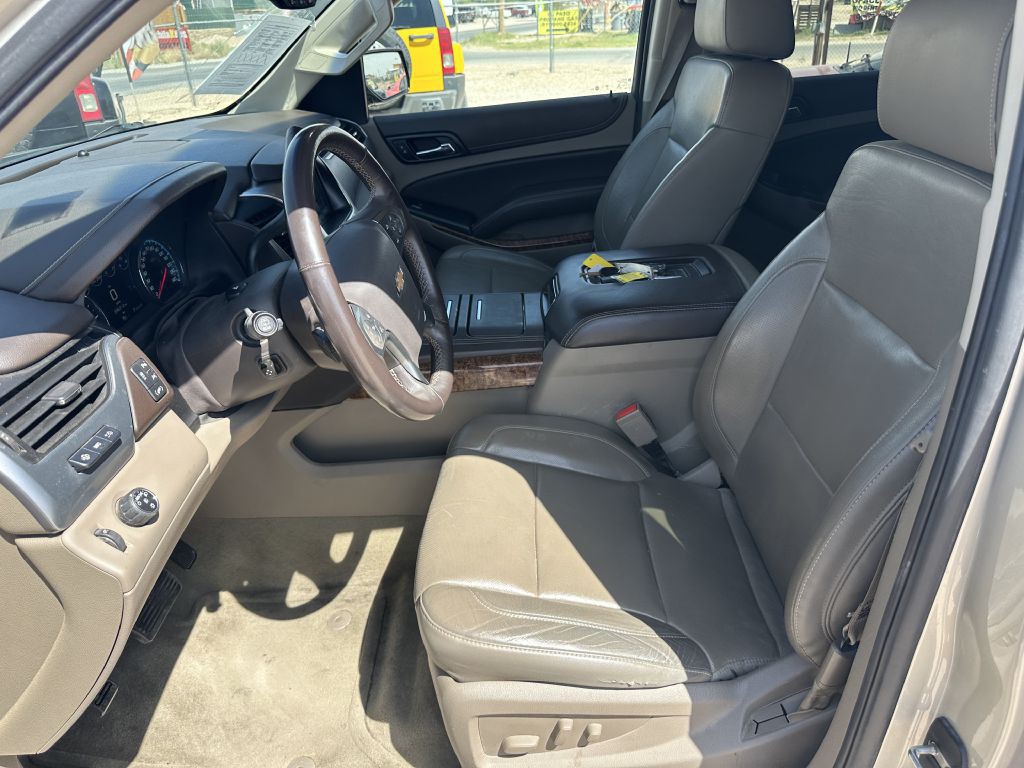 2016 Chevrolet Suburban Image 6