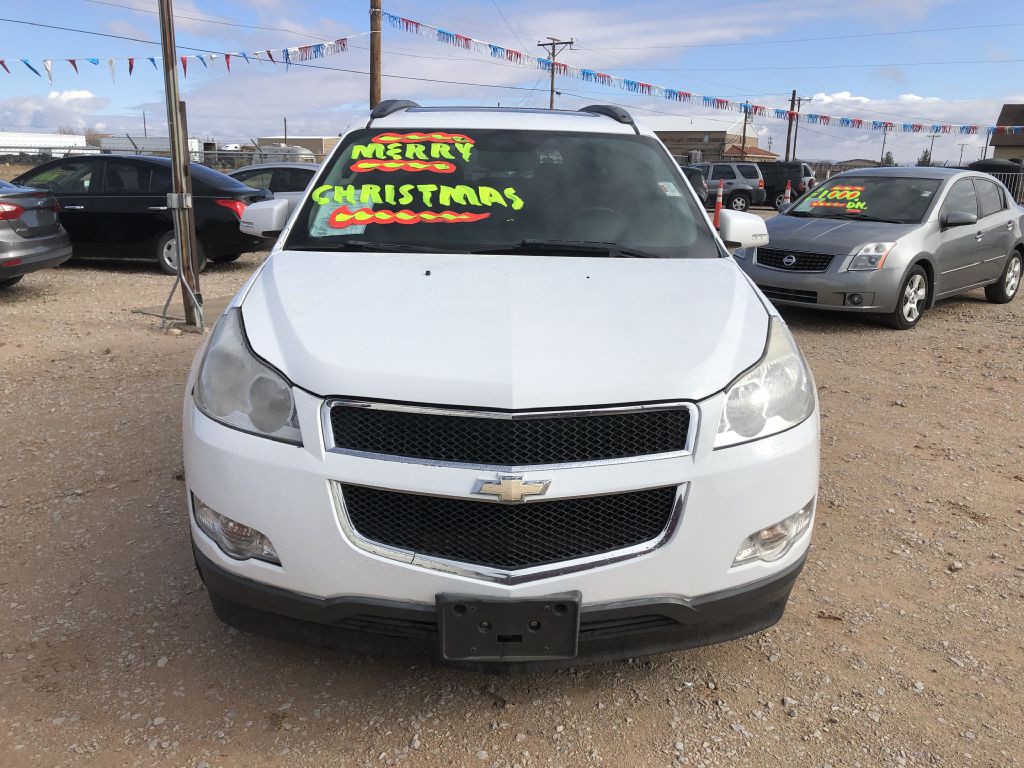 2010 Chevrolet Traverse Image 2