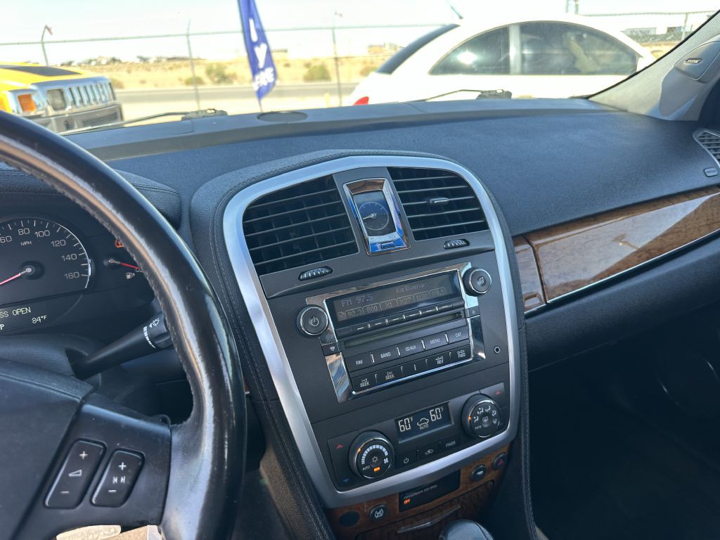 2007 Cadillac SRX Image 8