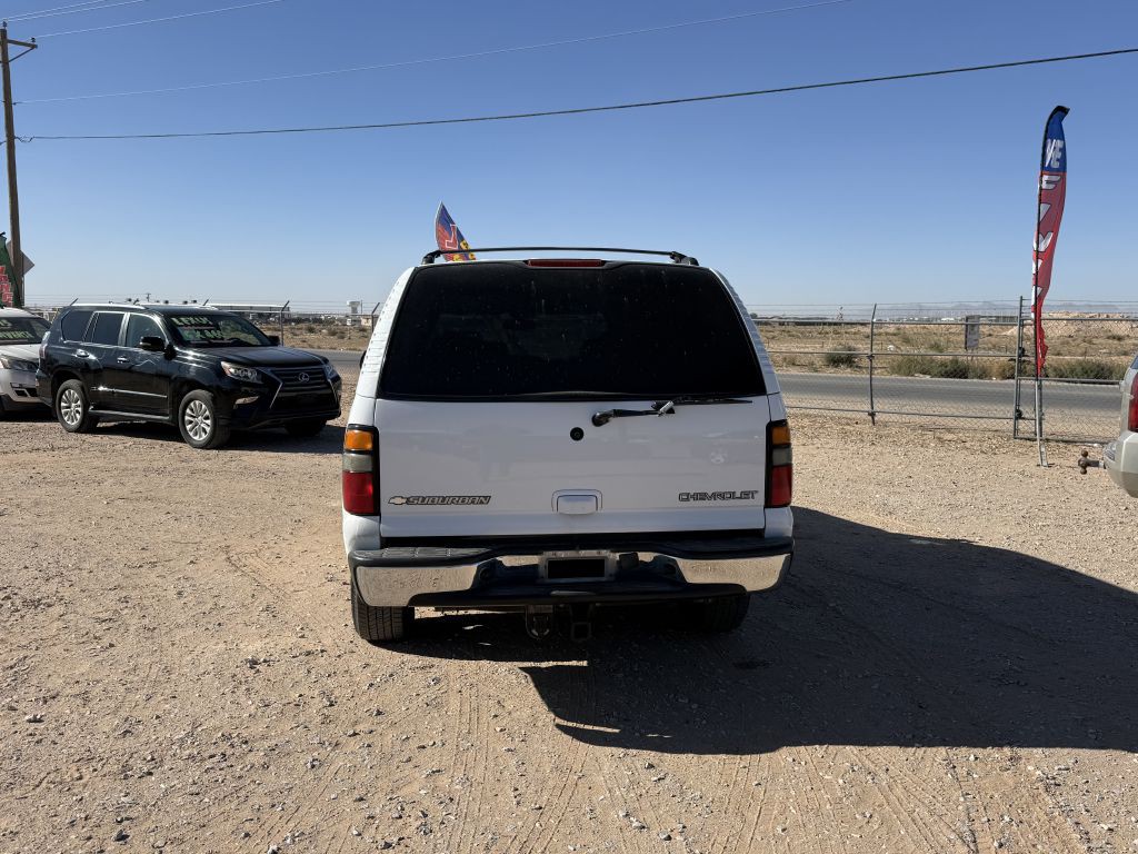 2004 Chevrolet Suburban Image 4