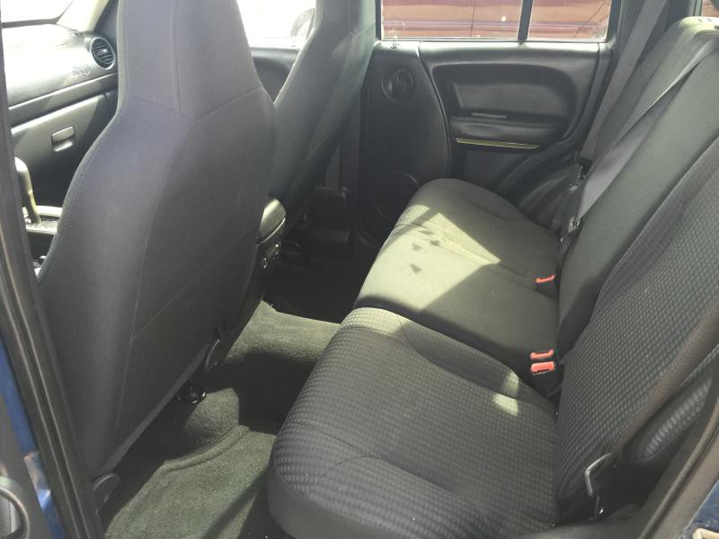 2003 Jeep Liberty Image 7