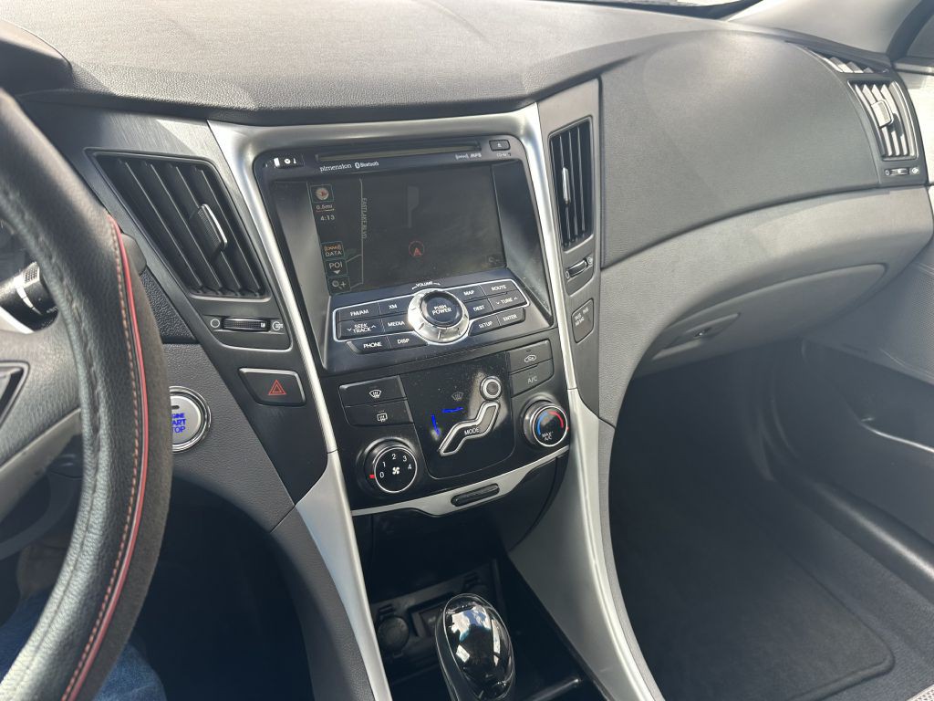 2011 Hyundai Sonata Image 7