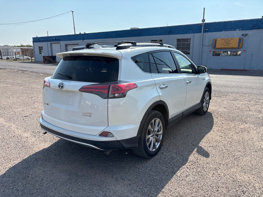 2017 Toyota Rav4 Image 3