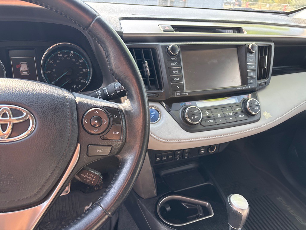 2017 Toyota Rav4 Image 8