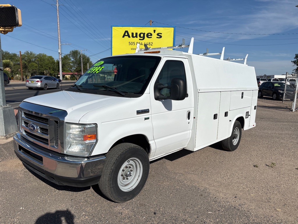 2016 Ford Econoline Image 1