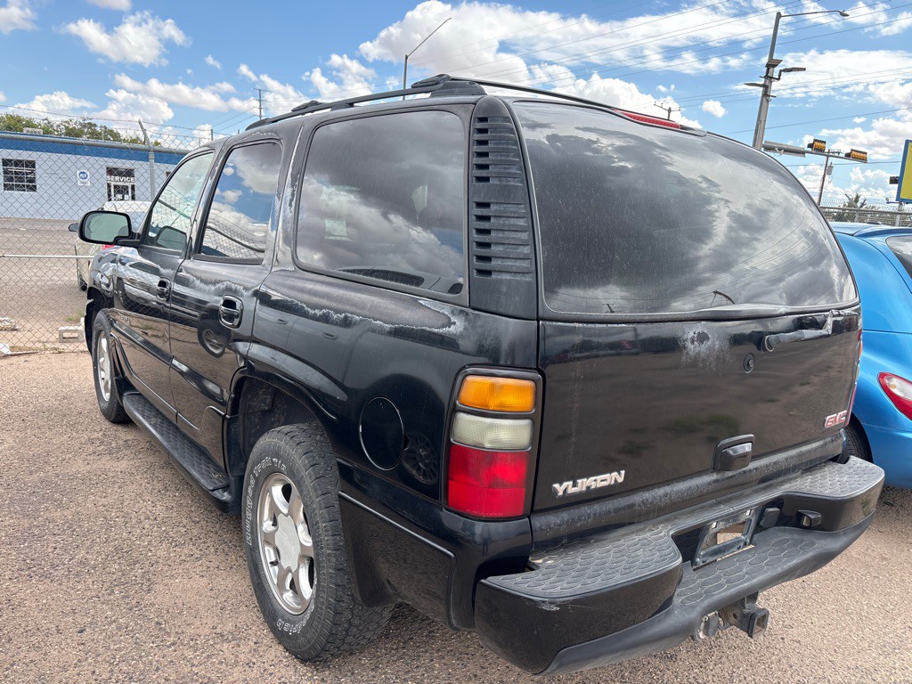 2004 GMC Yukon Image 4