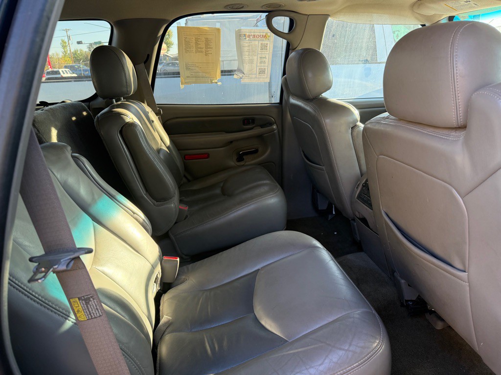 2004 GMC Yukon Image 8