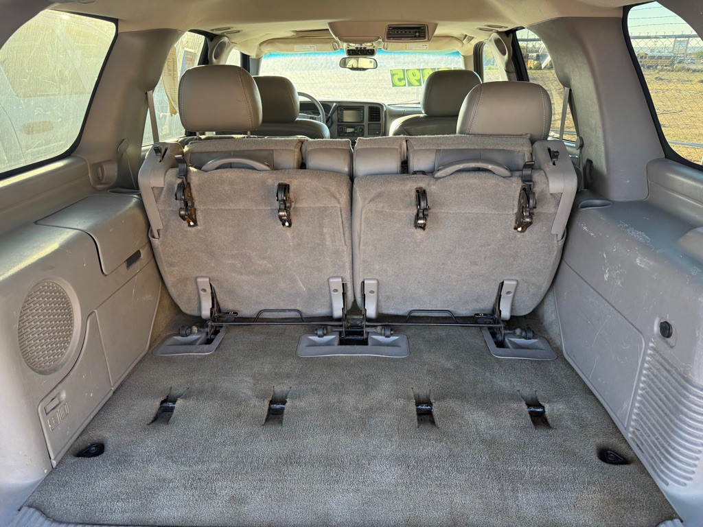2004 GMC Yukon Image 12