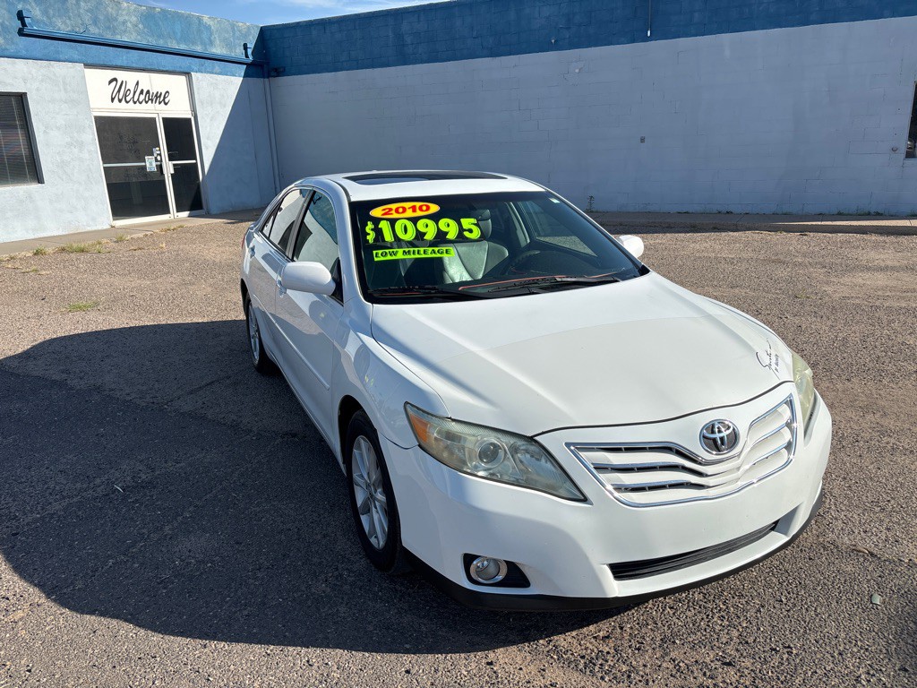 2010 Toyota Camry Image 2