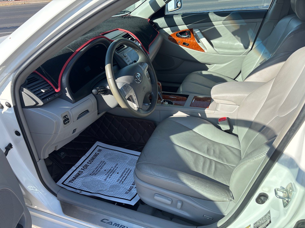 2010 Toyota Camry Image 5