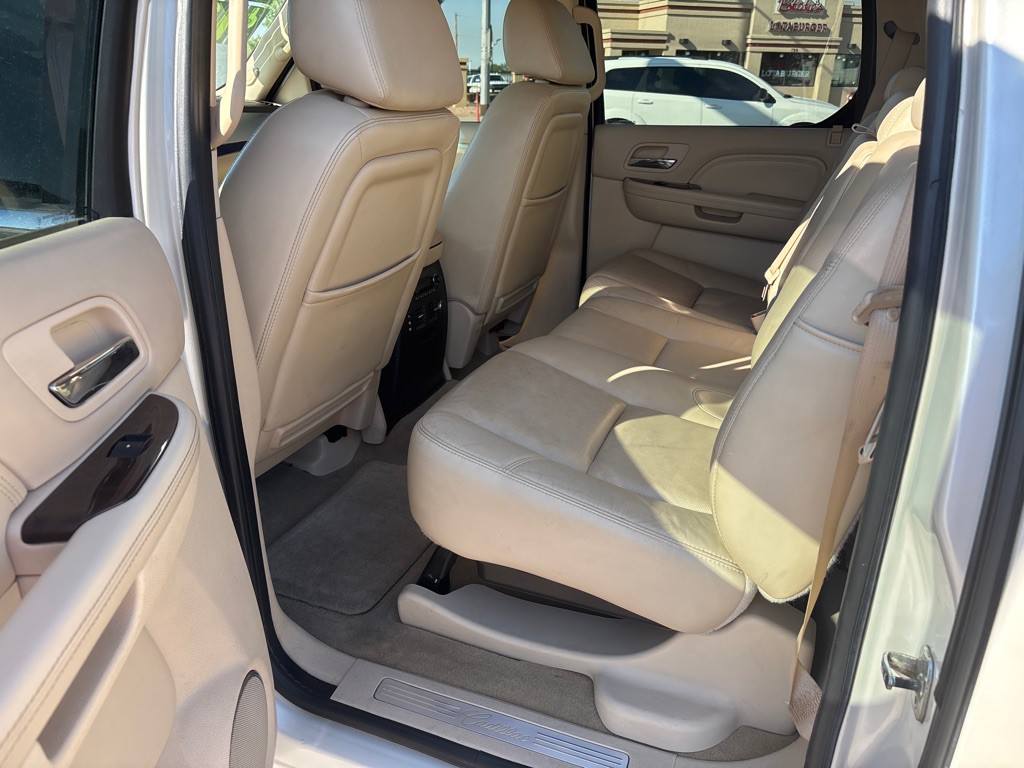 2007 Cadillac Escalade Image 6