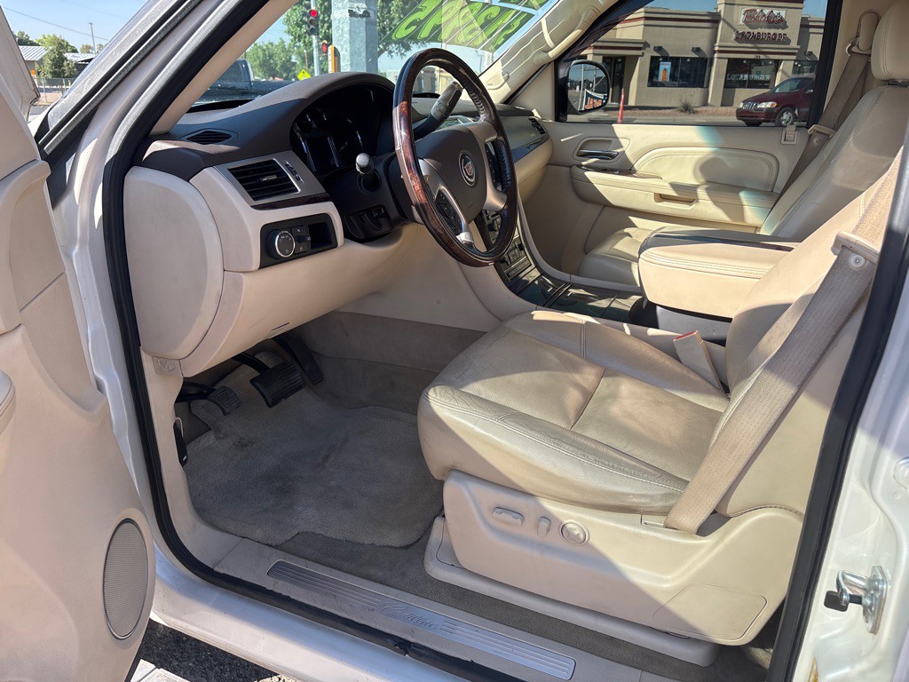 2007 Cadillac Escalade Image 5