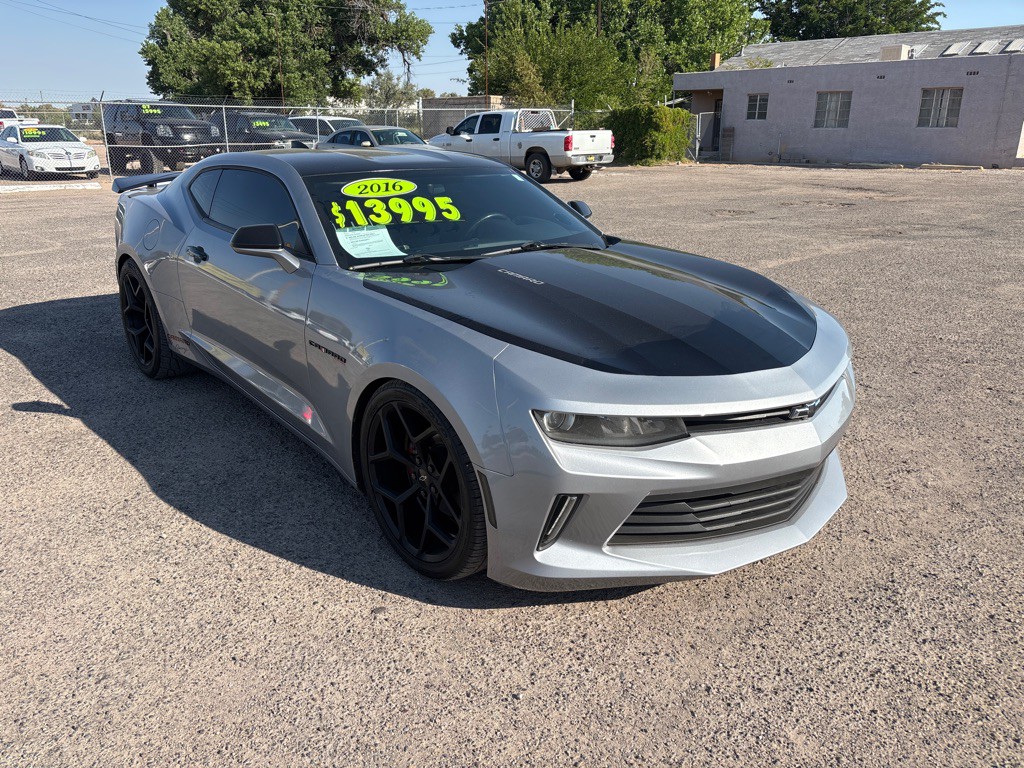 2016 Chevrolet Camaro Image 2