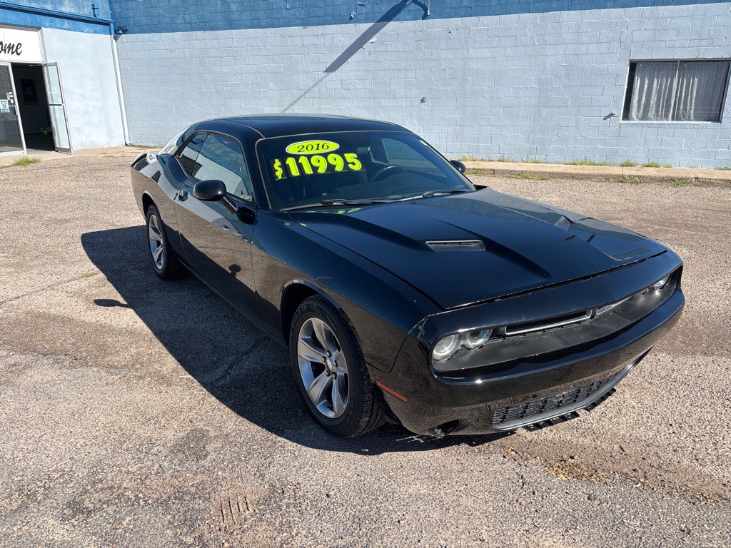 2016 Dodge Challenger Image 2