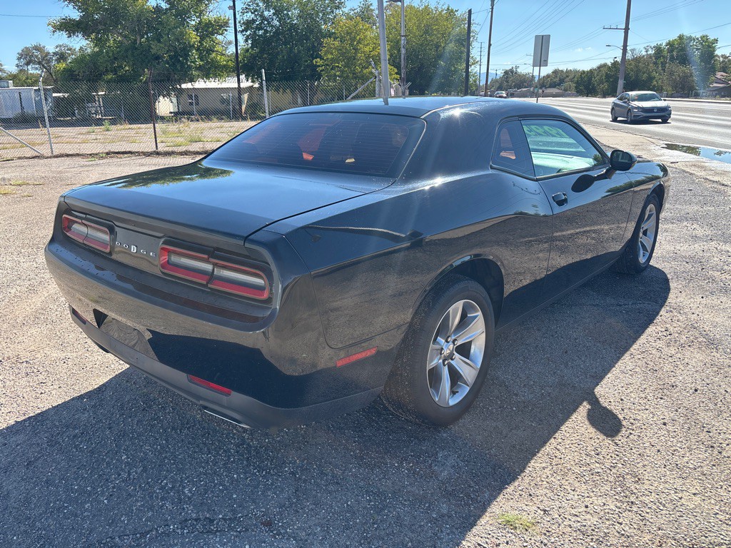 2016 Dodge Challenger Image 3