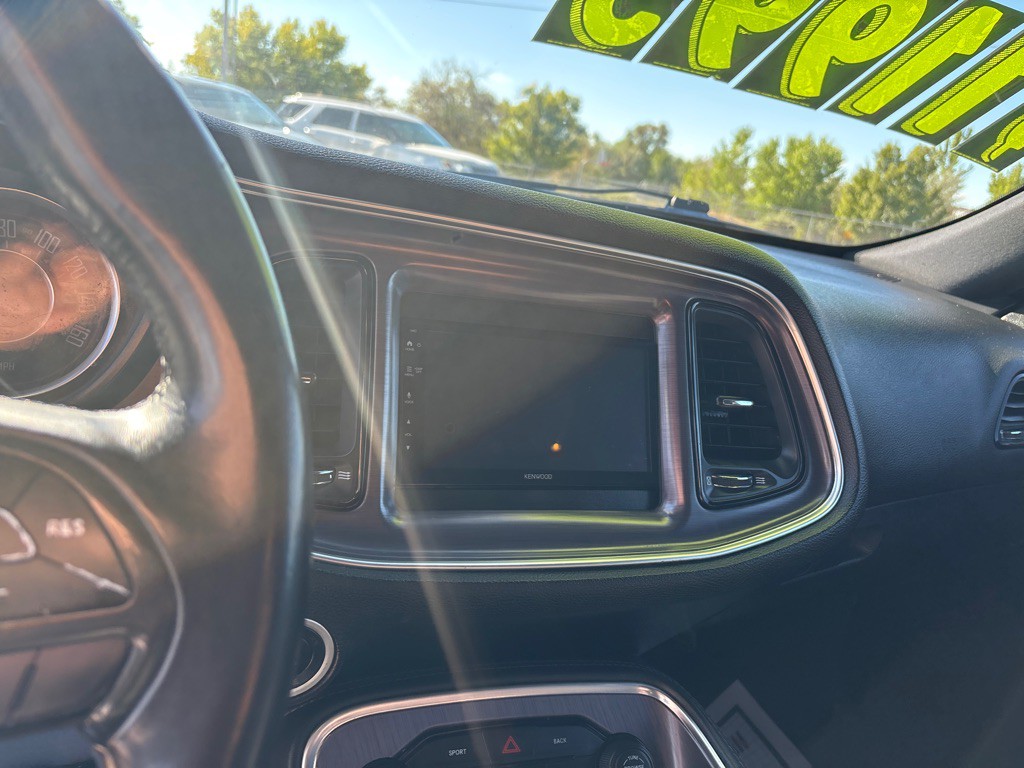 2016 Dodge Challenger Image 6