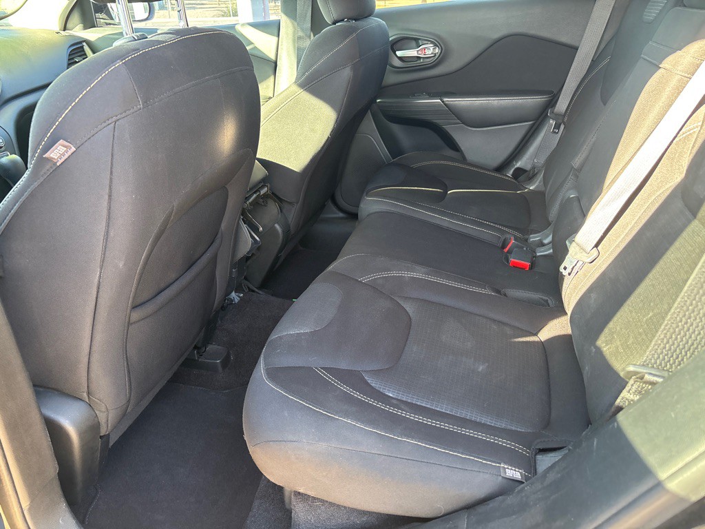 2016 Jeep Cherokee Image 6