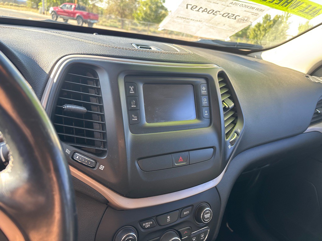 2016 Jeep Cherokee Image 8