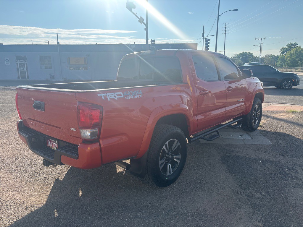 2016 Toyota Tacoma Image 3