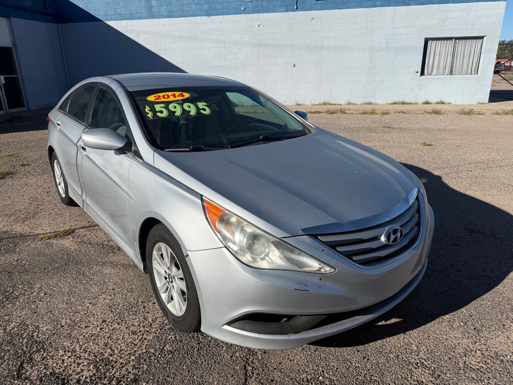 2014 Hyundai Sonata Image 2
