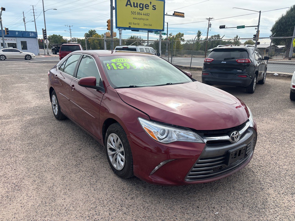 2017 Toyota Camry Image 2