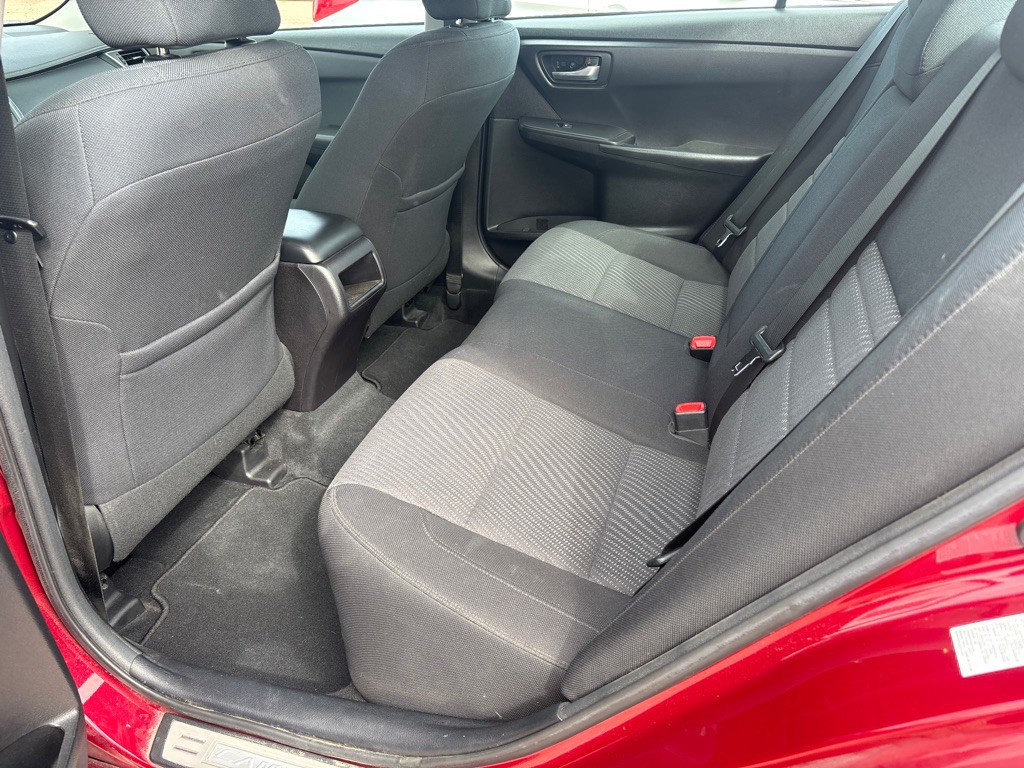 2017 Toyota Camry Image 6