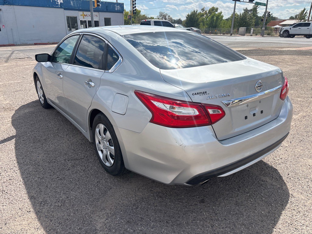2016 Nissan Altima Image 4