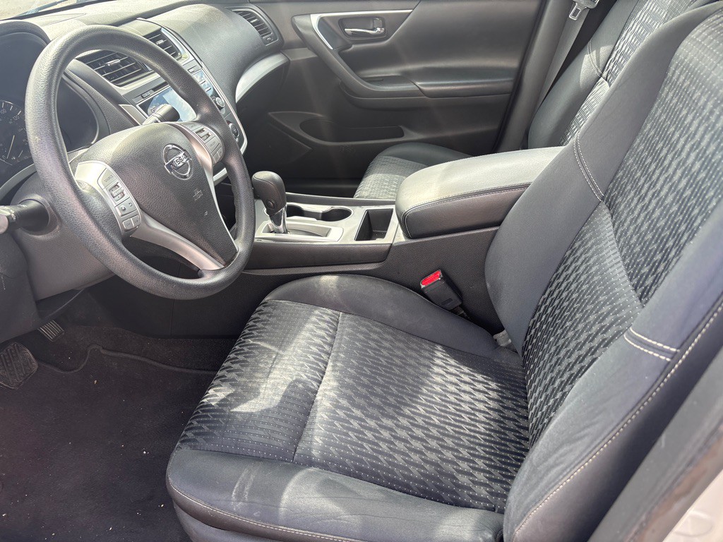 2016 Nissan Altima Image 5