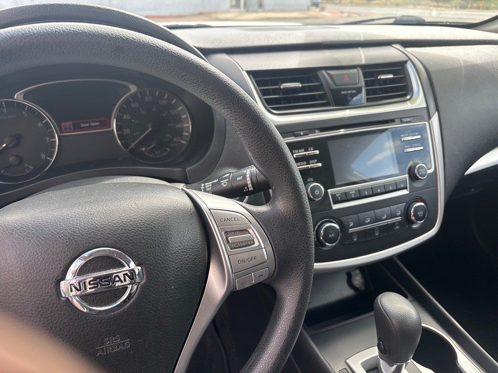 2016 Nissan Altima Image 7