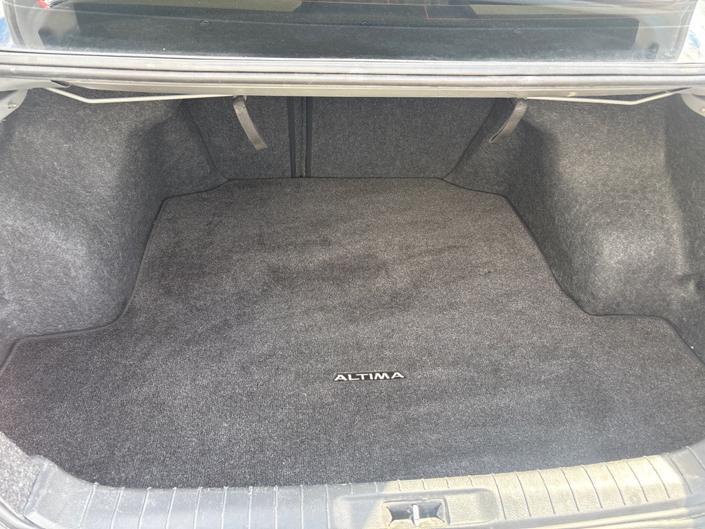 2016 Nissan Altima Image 9