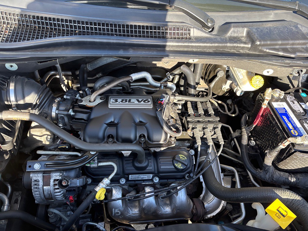 2008 Chrysler Town & Country Image 10