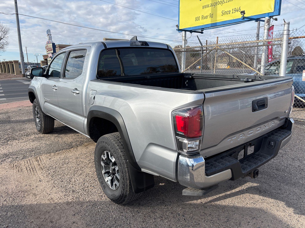 2017 Toyota Tacoma Image 4