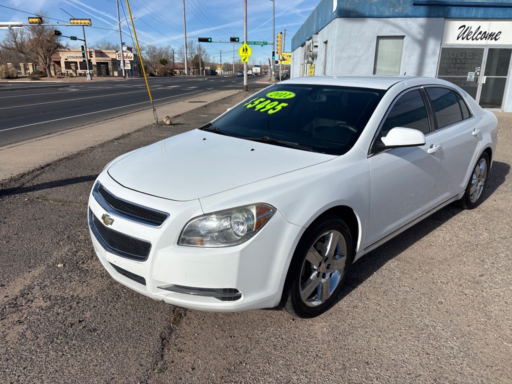 2011 Chevrolet Malibu Image 2