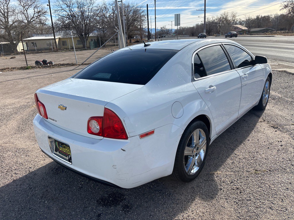 2011 Chevrolet Malibu Image 4