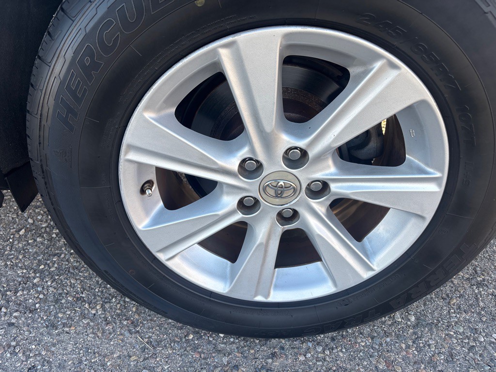 2011 Toyota Highlander Image 9